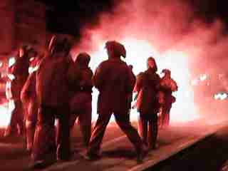 Una flamarada agaf� per sorpresa als dimonis